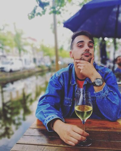 ,   Valentin, 32 ,   ,   , c 