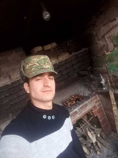  ,   Armen, 32 ,   ,   , c , 
