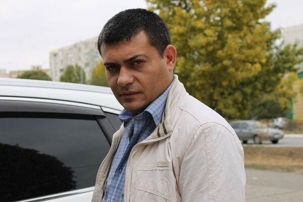  ,   Alex, 39 ,  