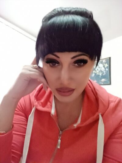  ,   Eugenia, 37 ,   c 