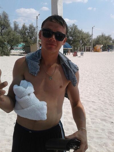  ,   Anton, 29 ,   