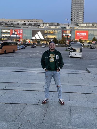  ,   Goga, 27 ,   ,   