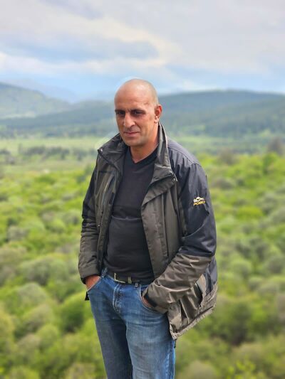  ,   Hayk, 38 ,   ,   