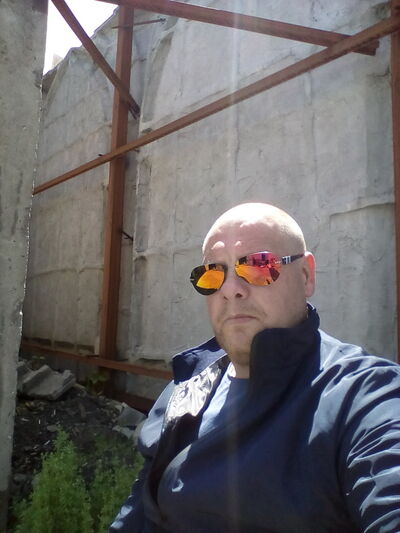  ,   Viktor, 44 ,   ,   , c 