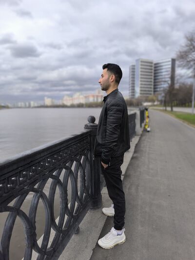 ,   Khan, 33 ,   ,   