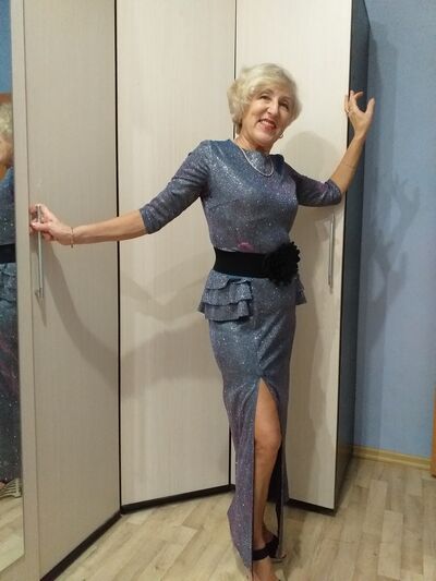  ,   Nina, 64 ,   c , 