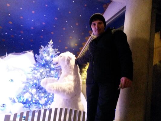  ,   Sergej, 46 ,   