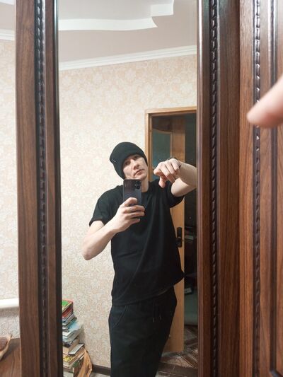  --,   Dominik, 33 ,   ,   