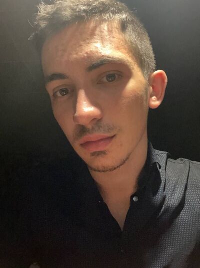  ,   Maxim, 23 ,   ,   , c 