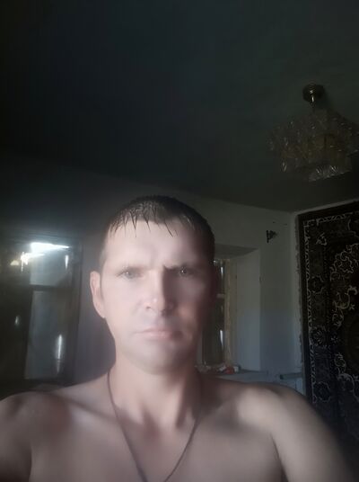 ,   Anton, 39 ,   ,   