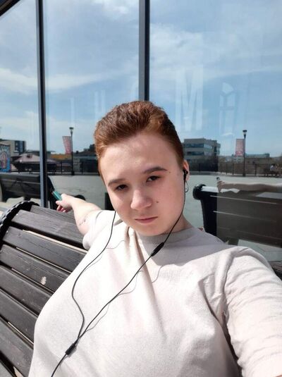  ,   Alexandra, 22 ,   ,   