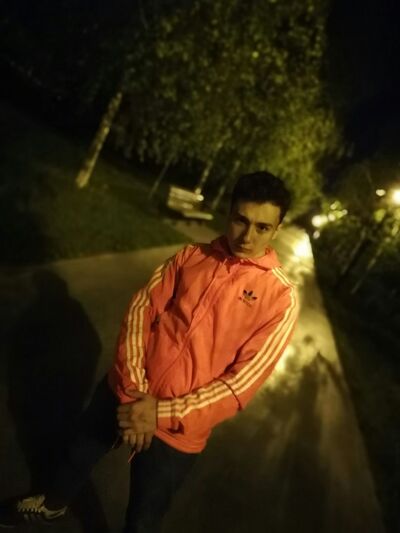  ,   Artur, 25 ,   ,   , c 