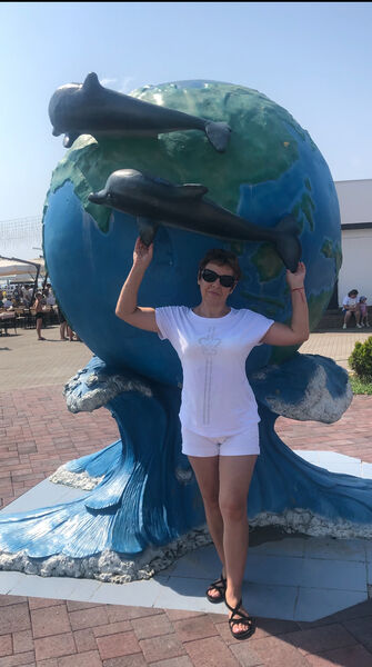  ,   Elena, 57 ,   c 
