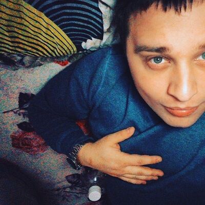  ,   Viktor, 31 ,   
