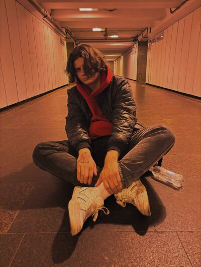  -,   , 22 ,   