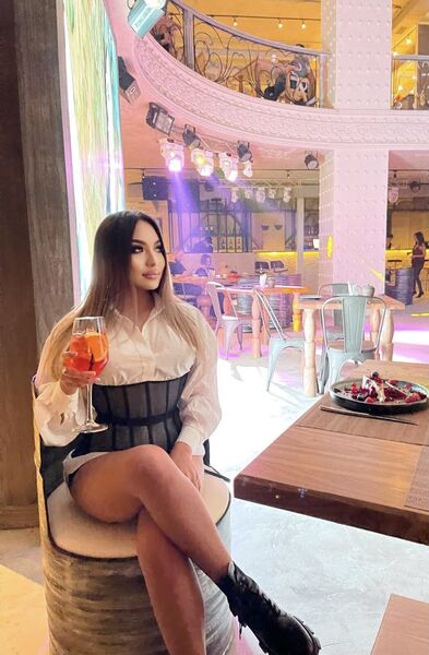  ,   Nazerke, 29 ,   c 