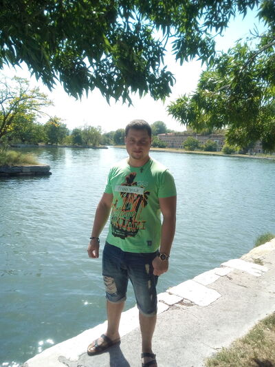  ,   Yonutz, 33 ,   ,   , c 