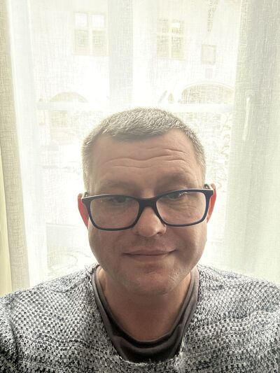  Bourg-de-Thizy,   Maksim, 46 ,   ,   , c , 