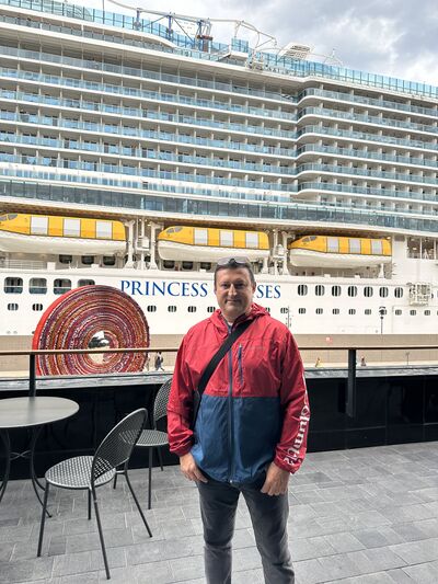  ,   Hakan, 43 ,   ,   