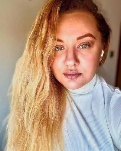  ,   Ilona, 31 ,   ,   