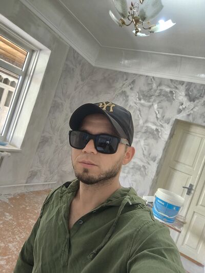  ,   Dima, 32 ,   ,   