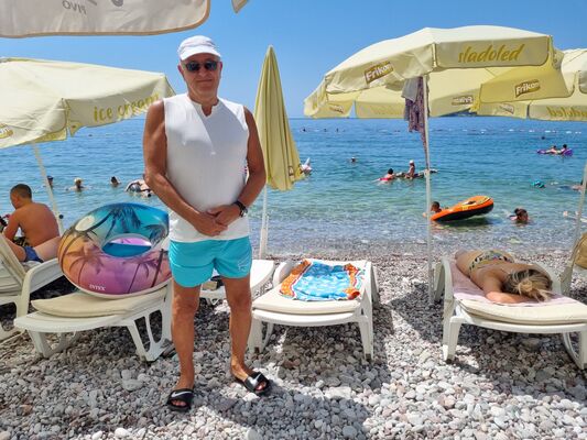  ,   Viktor, 67 ,   ,   