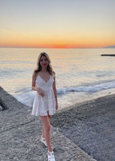  ,   Louise, 27 ,   ,   