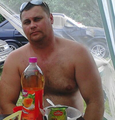  ,   Viktor, 48 ,   