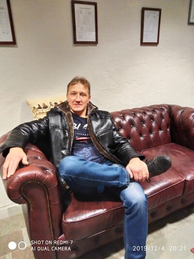  ,   Viktor, 58 ,   