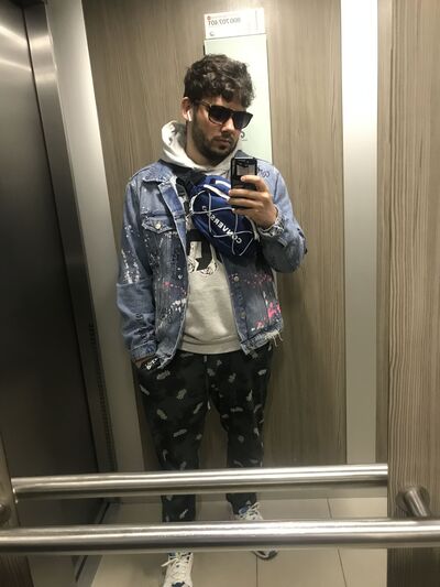  ,   Aleks, 32 ,   ,   