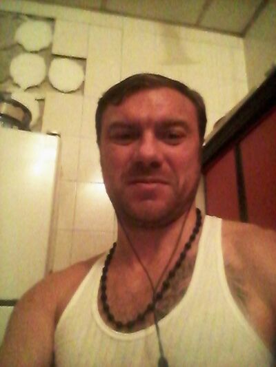  ,   Leon, 49 ,   ,   , c 