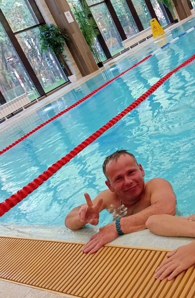  ,   Valentin, 42 ,   ,   