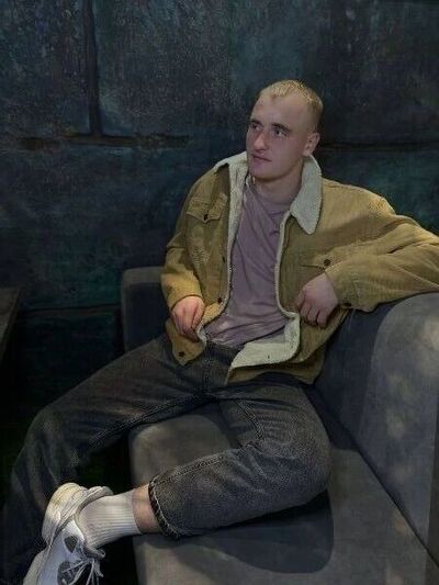  ,   Pavel, 24 ,  