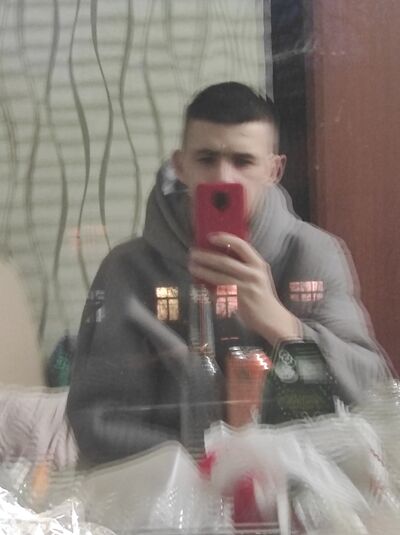  -,   Leonid, 25 ,   ,   , c , 