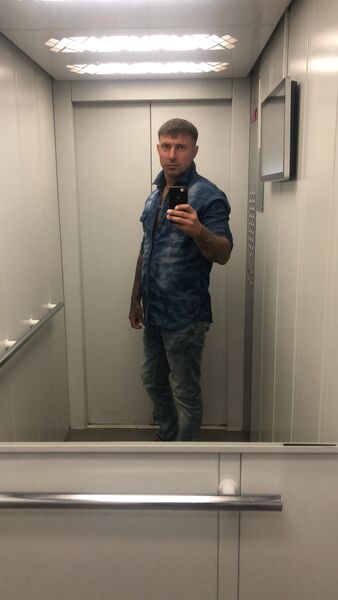  ,   Artem, 39 ,   ,   