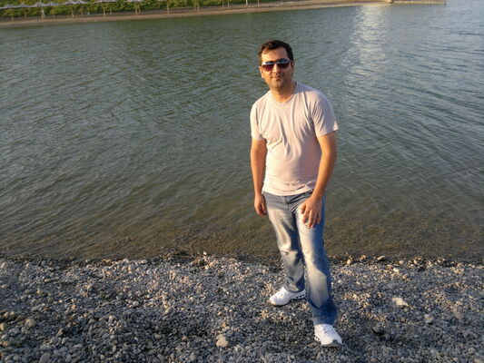  ,   Tato, 42 ,   , 