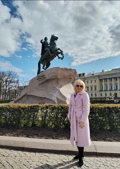  ,   Taisia, 42 ,   c 