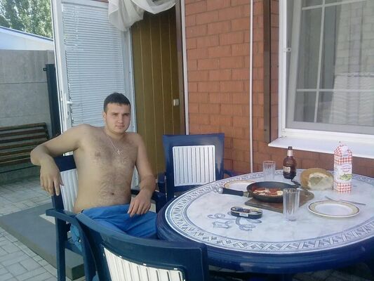  ,   Konstantin, 32 ,   ,   