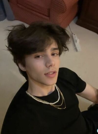  ,   Cam, 22 ,   ,   