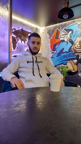  ,   Artyom, 22 ,   ,   