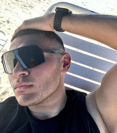  ,   Micheal V, 32 ,   ,   