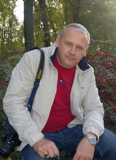  ,   Leon, 51 ,   ,   