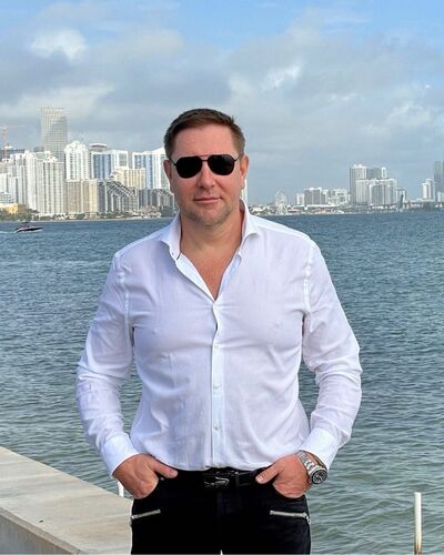  ,   David, 59 ,     , c 