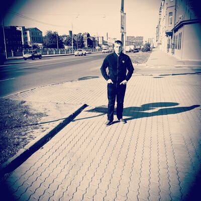  -,   A YAN, 32 ,   ,   , c 