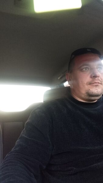  ,   Viktor, 35 ,   ,   