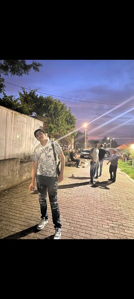  ,   Arman, 21 ,  