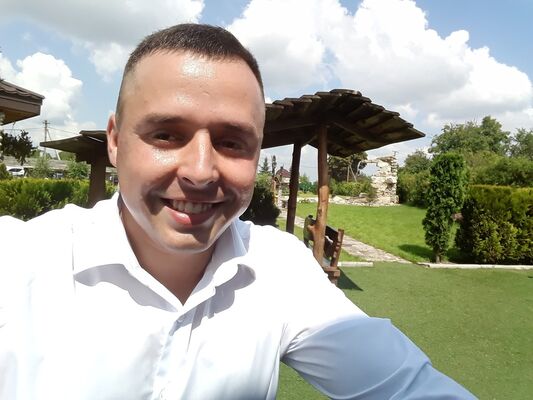  ,   Micha, 31 ,   