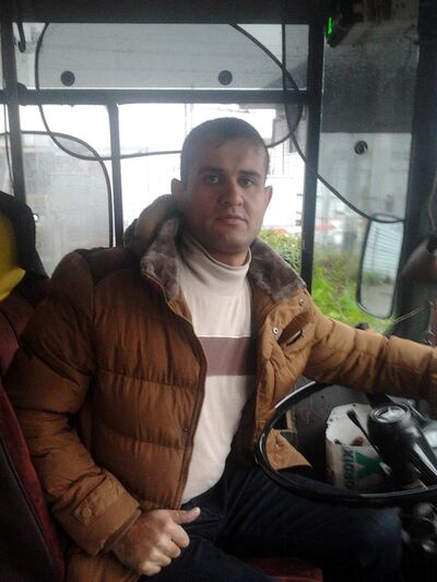  ,   Ilhom, 39 ,   