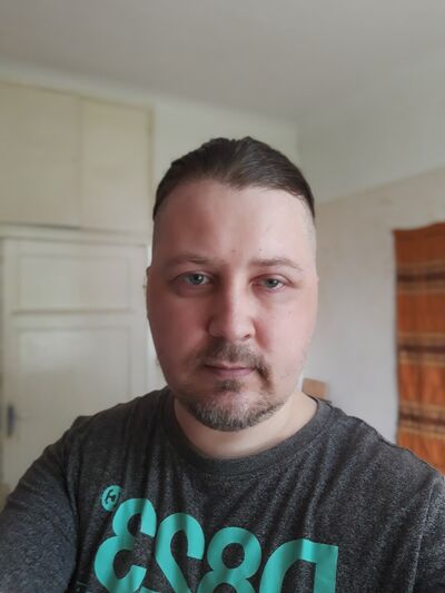  ,   Karlis, 50 ,   