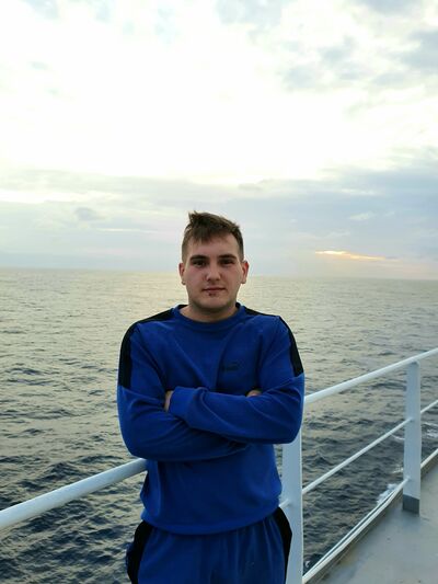  ,   Artem, 25 ,   ,   , c 